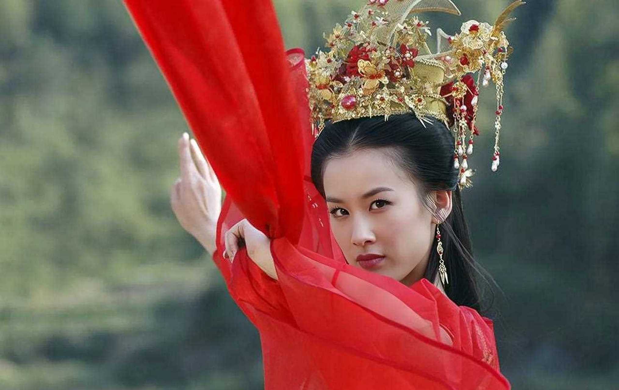 黄圣依在《天仙配》中的九套服饰,你喜欢她的仙女装扮还是凡间装扮,没