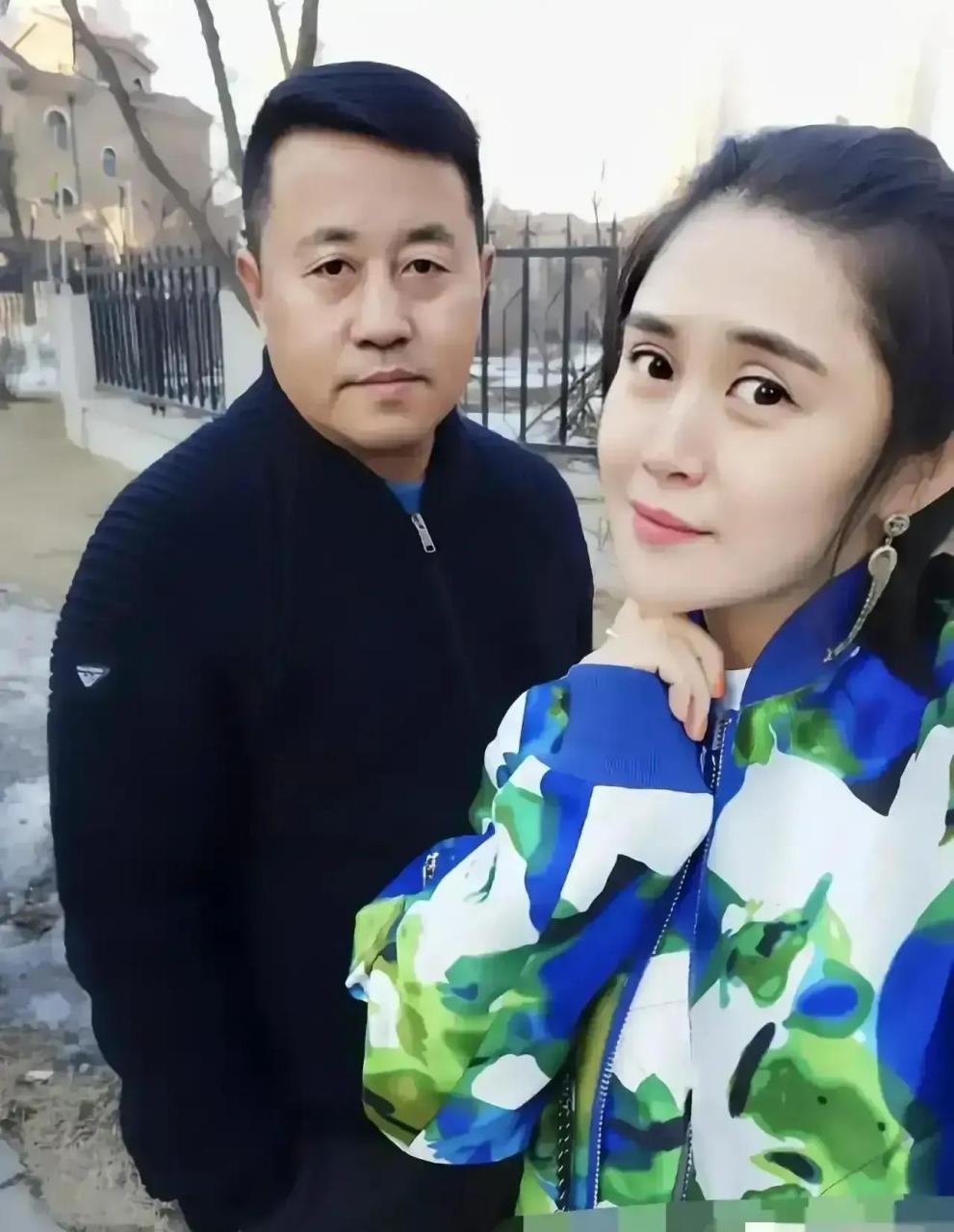 gif创作人# 贺树峰的妻子 王小利的妻子 赵本山的妻子 王小宝的妻子