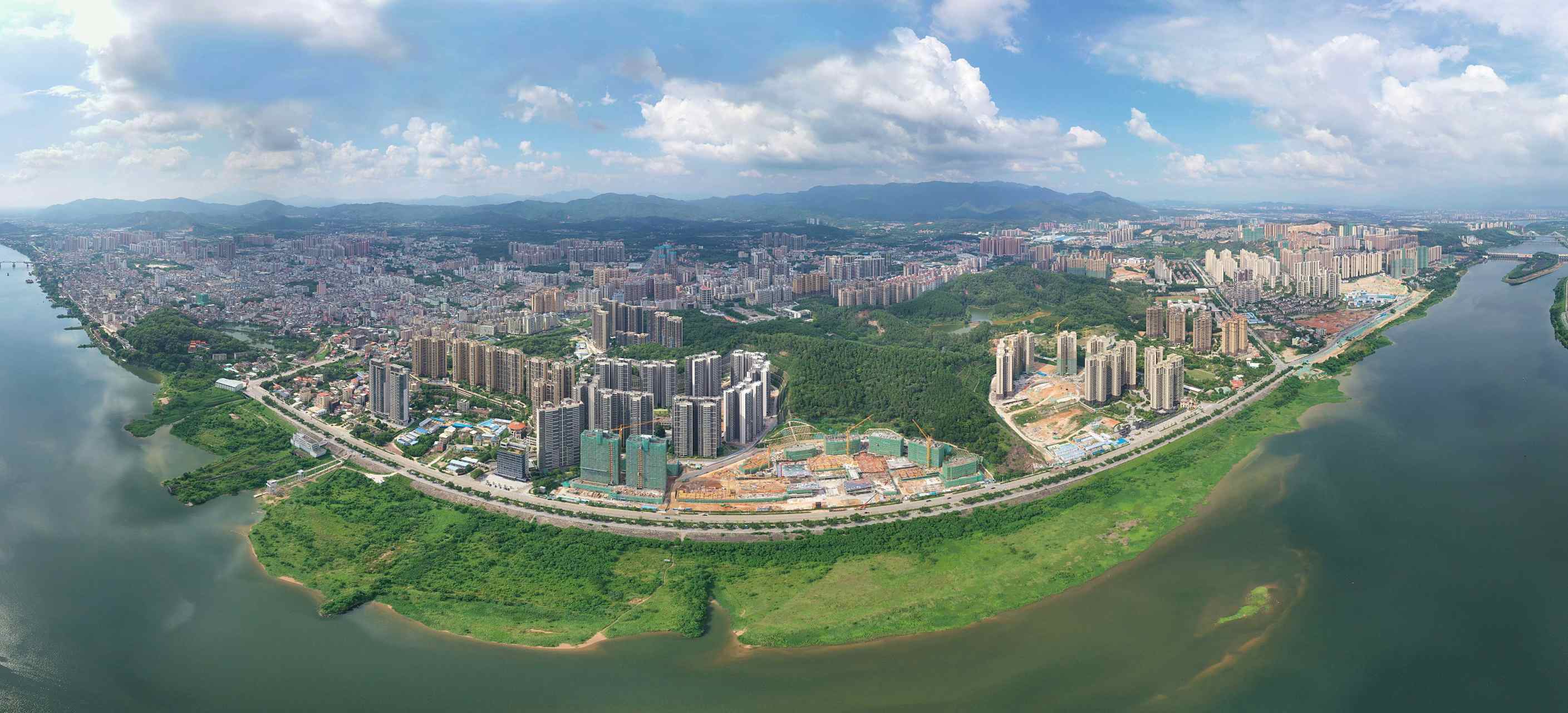 博罗县总面积2858平方公里 ,博罗县下辖2个街道,15个镇,博罗县常住