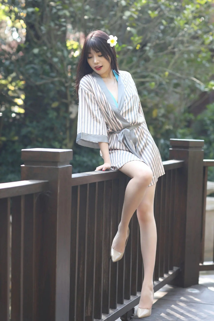 日常穿搭#  #肤白貌美大长腿#  是你理想中的女朋友吗?