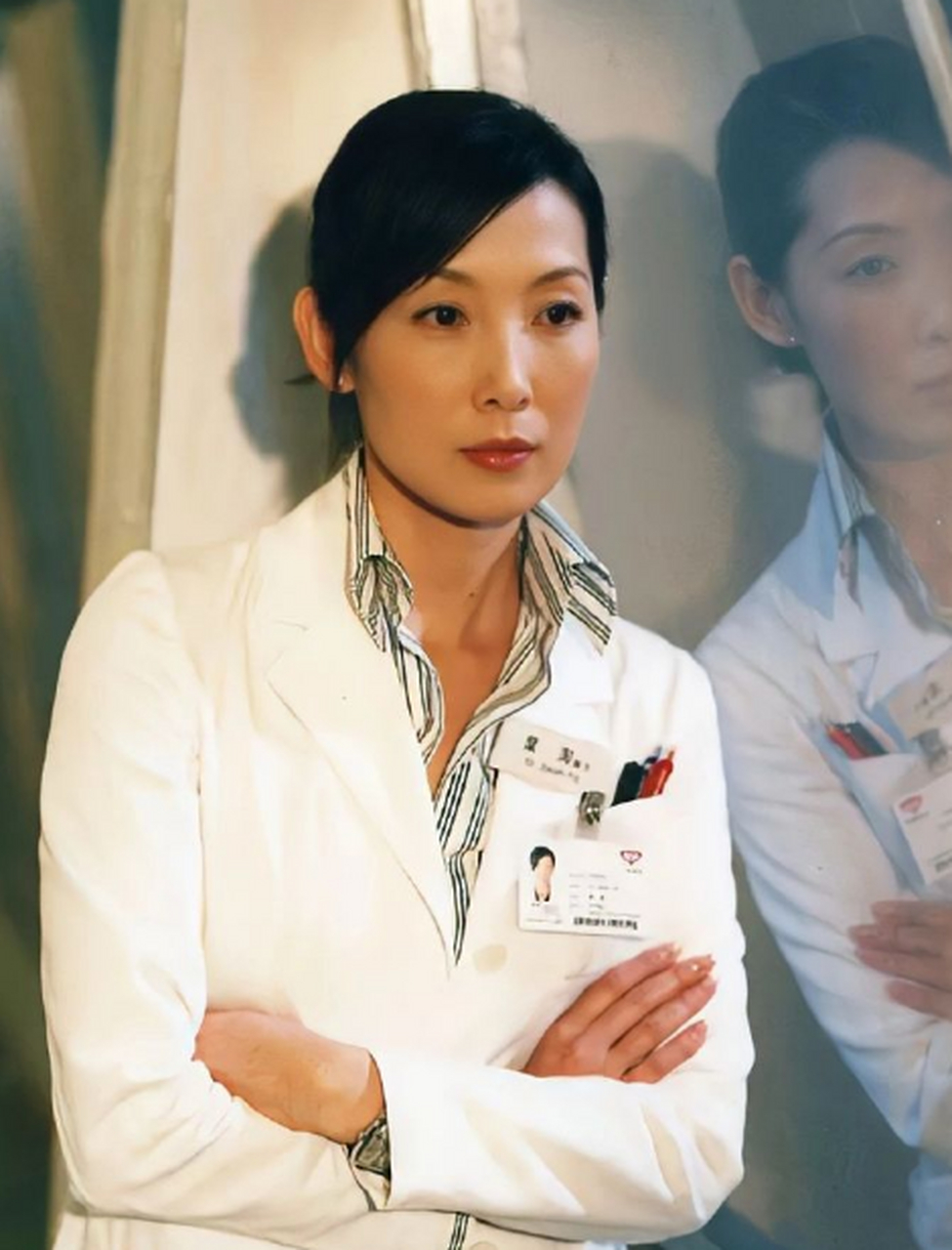 吴美珩出生于广东省,父亲是一位医院的院长,母亲则是儿科医生.