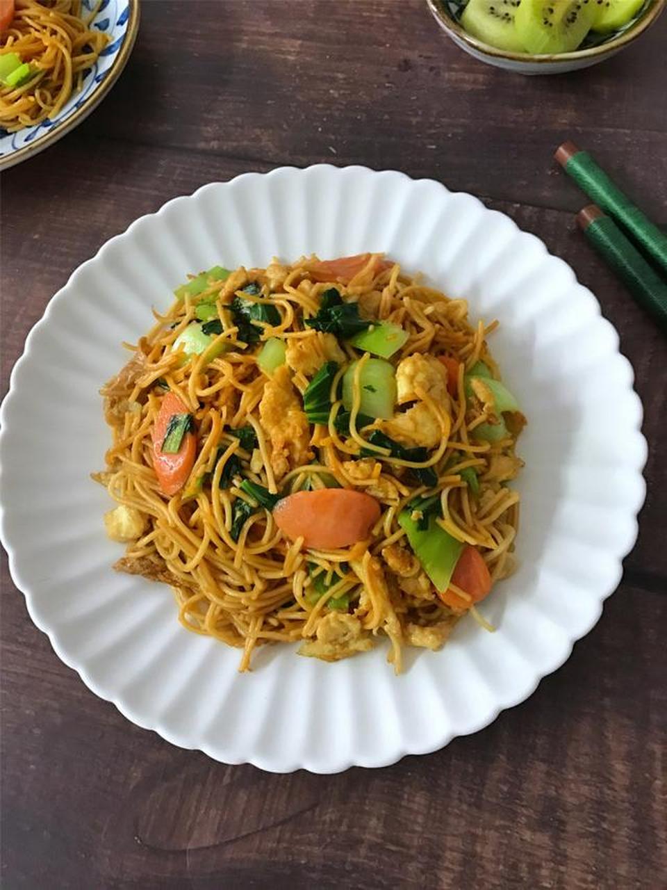 鸡蛋青菜火腿炒面,10分钟的快手早餐,好吃又营养,这碗炒面虽然简单,但