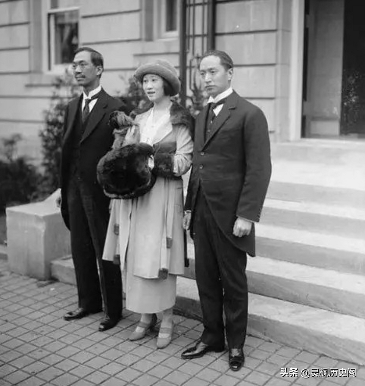 1920年,38岁顾维钧向19岁黄慧兰求婚,理由是:"我的2个孩子,需要母亲.