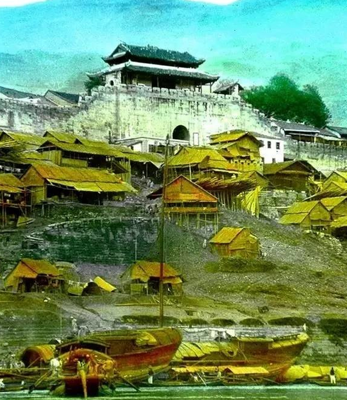 奉节城(夔州)依斗门城楼,依斗门即奉节老县城的大南门,系明朝成化十年