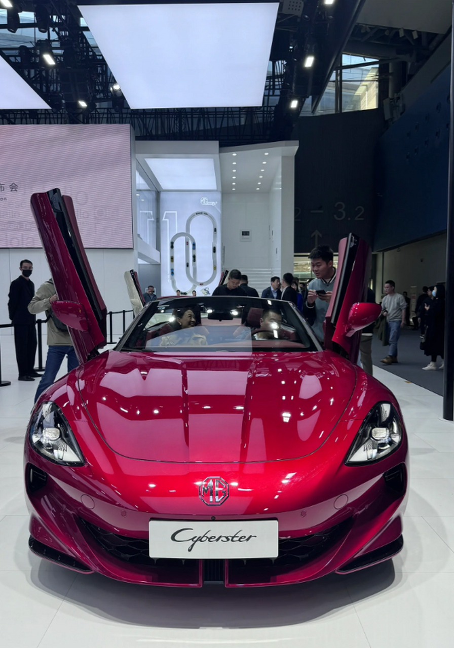 国产纯电敞篷跑车,30万的价格让人惊艳.