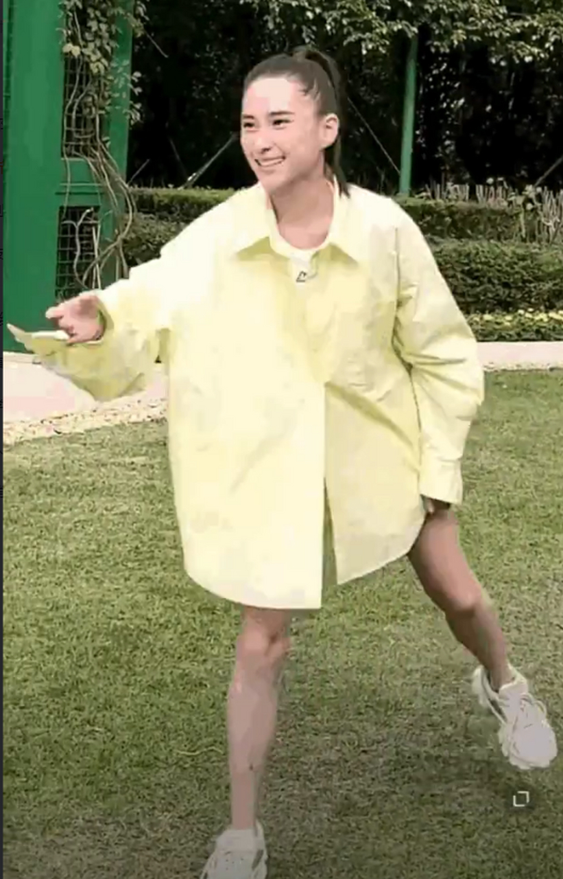 周冬雨官方身高162 周雨彤官方身高167cm 秦岚官方身高165cm 何超莲