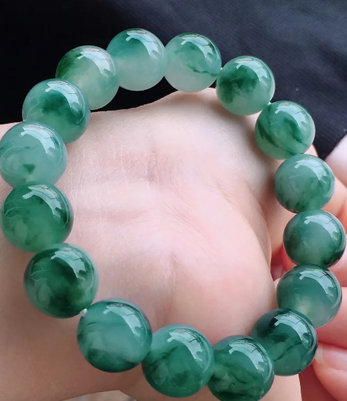 点击头像看直播##翡翠#翡翠冰飘花手串,晶莹剔透,花色清爽