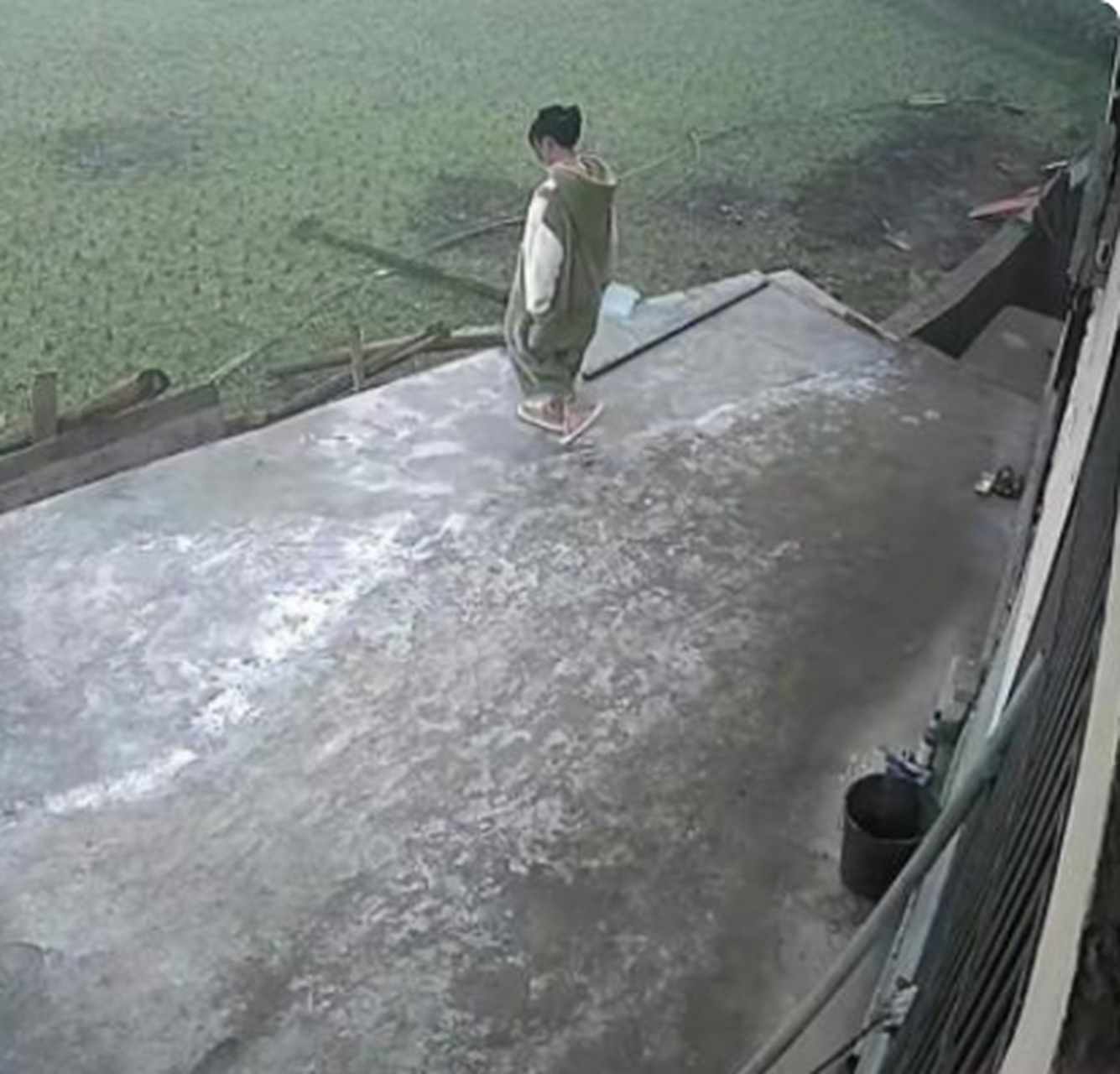 我猜这个女子一定会隐身术