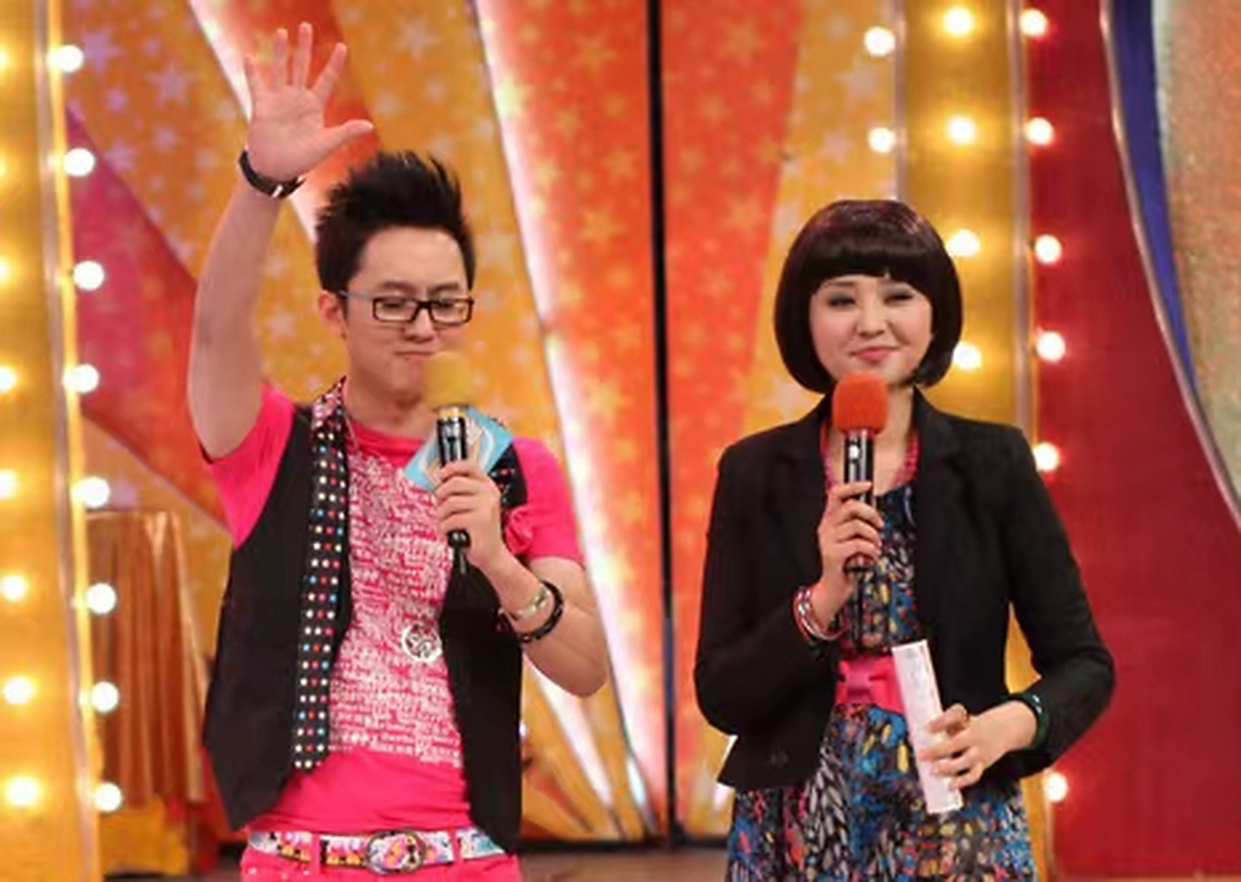 有一回,程成去看方琼,正巧方琼老公出差,程成就在他家洗了澡.