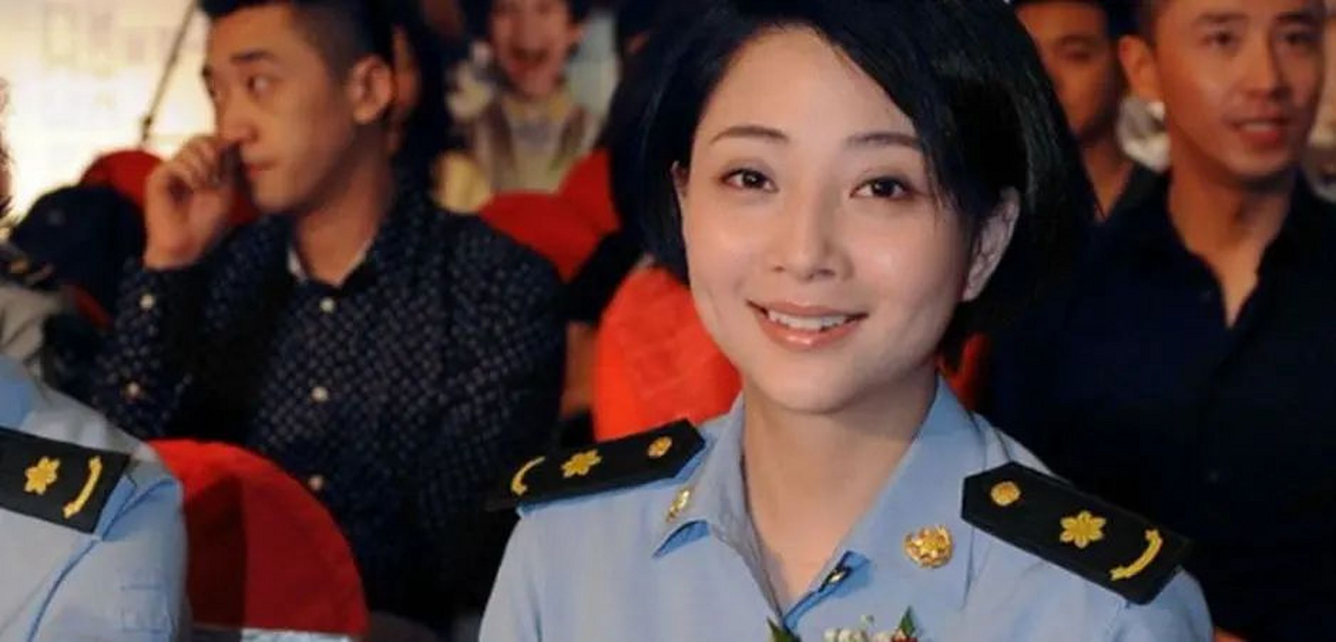 殷桃,毕业于中国解放军艺术学院戏剧系的殷桃,大概是穿军装最有蔚道