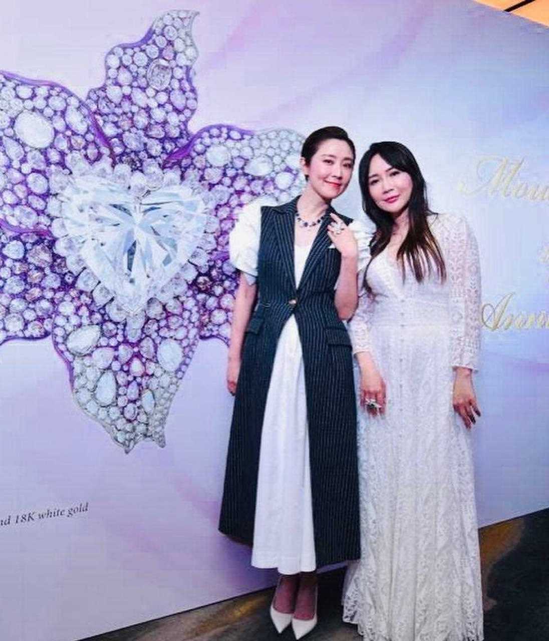 香港著名女星張玉珊的生活照,她今年已經47歲還沒結婚