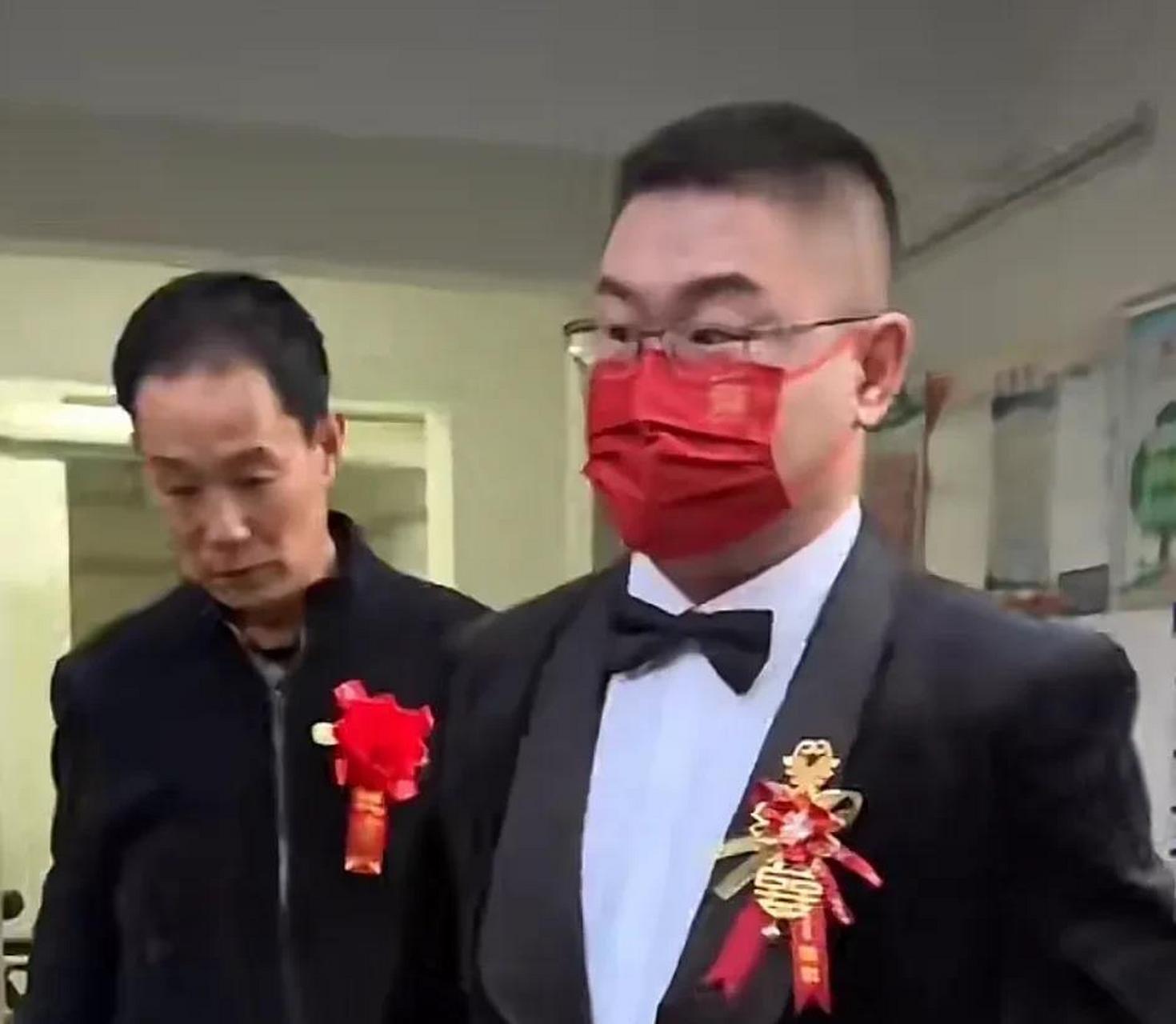 看到郭振的样子,如果没找回之前站在郭刚堂面前,他一定认不出来!