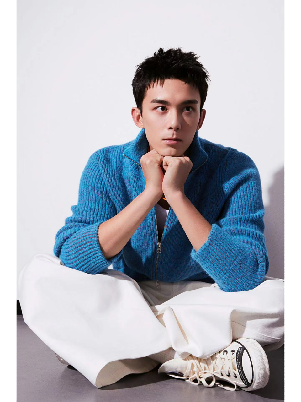 吴磊穿搭分享 阳光帅气的蓝朋友时尚又温柔 吴磊穿搭造型分享, 今天是