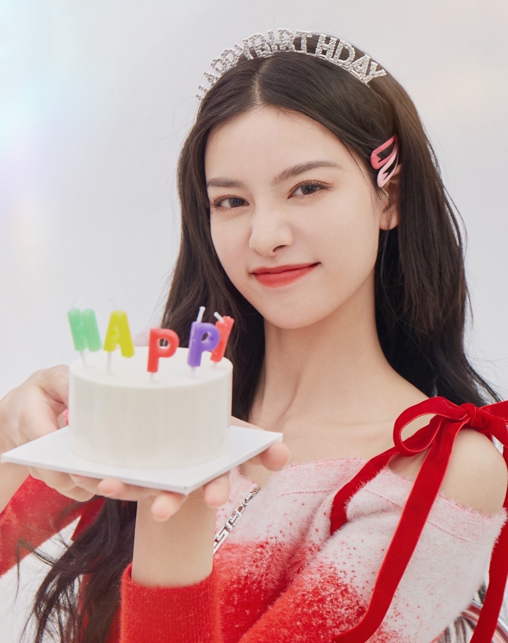 张艺上光脚丫庆生照片太可爱了#张艺上#