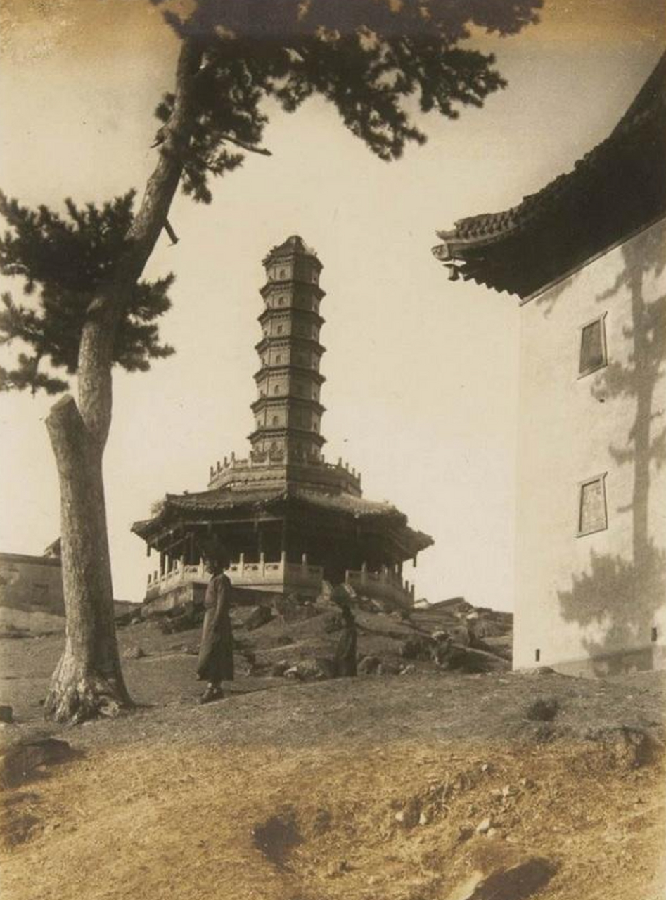 历史老照片# 1933年的承德避暑山庄,普陀宗乘之庙及须弥福寿庙.