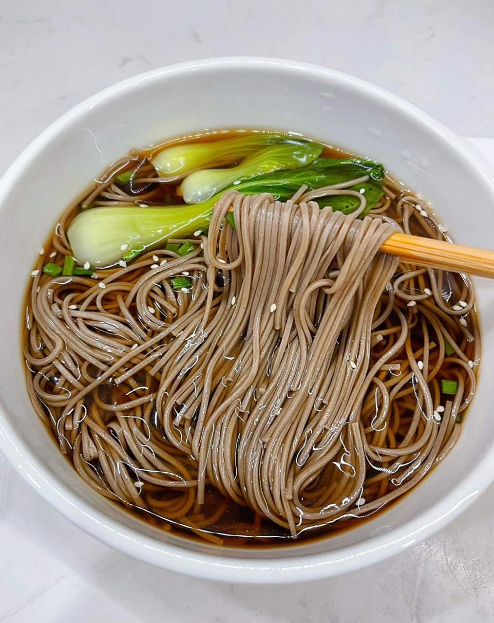 低脂不怕胖清汤荞麦面 超好吃[鸡蛋]今天做一碗不辣的清汤面,做法简单