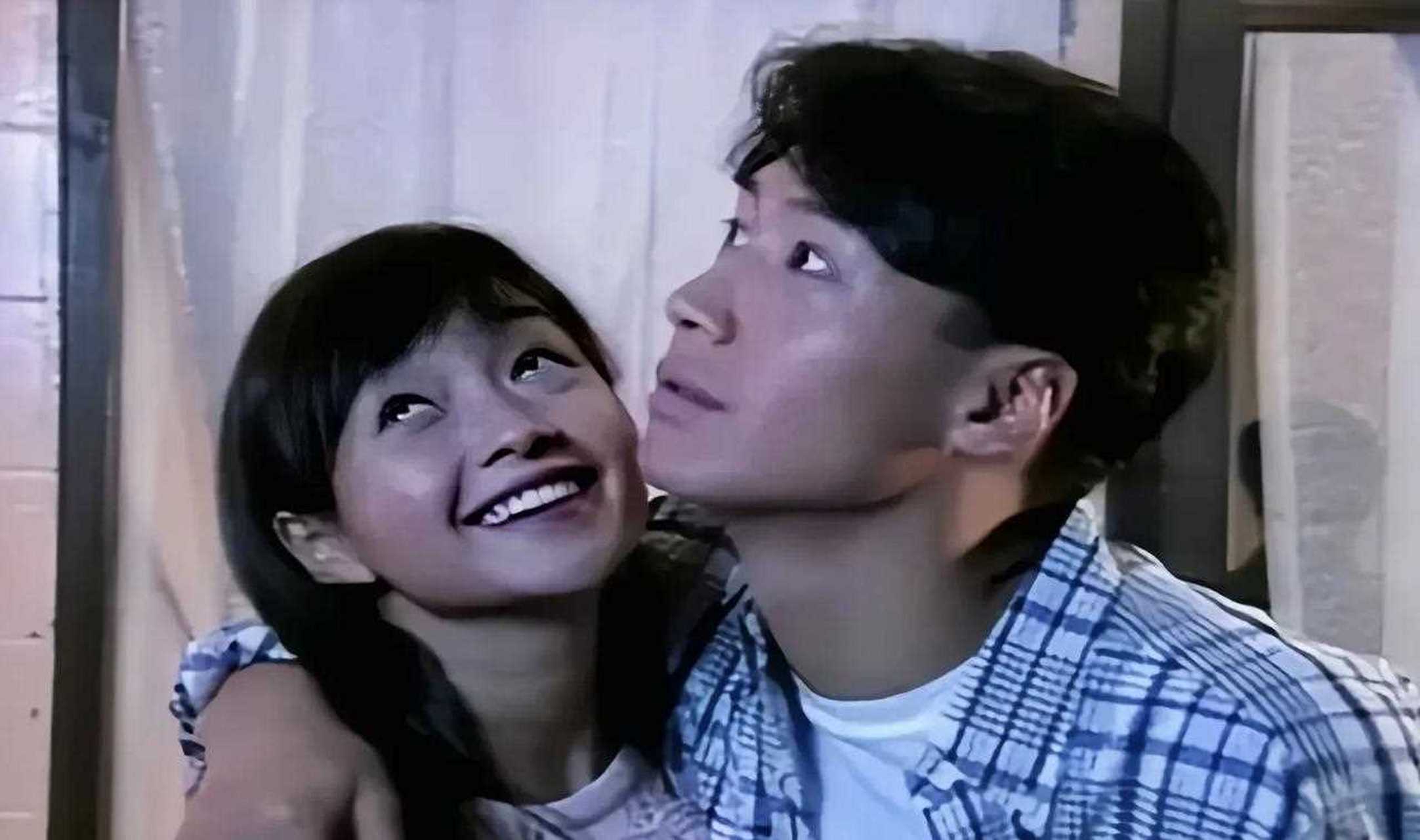 便开始追求她,甚至给她买车买房,但是李绮红还是拒绝了帅气的黎明