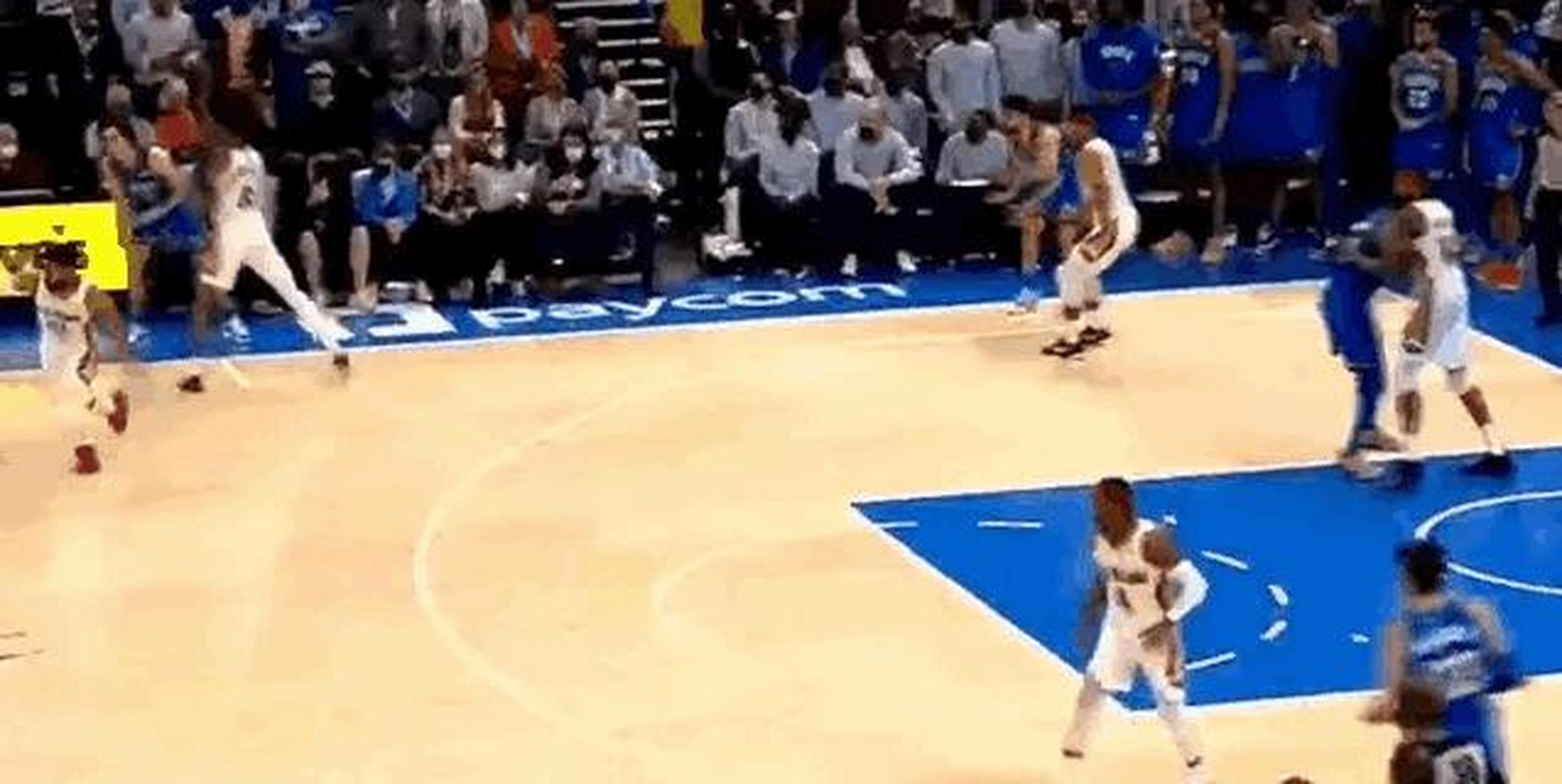 gif创作人# 神仙球!十佳球之首来啦!格兰翰姆1.4秒后场超远绝杀!