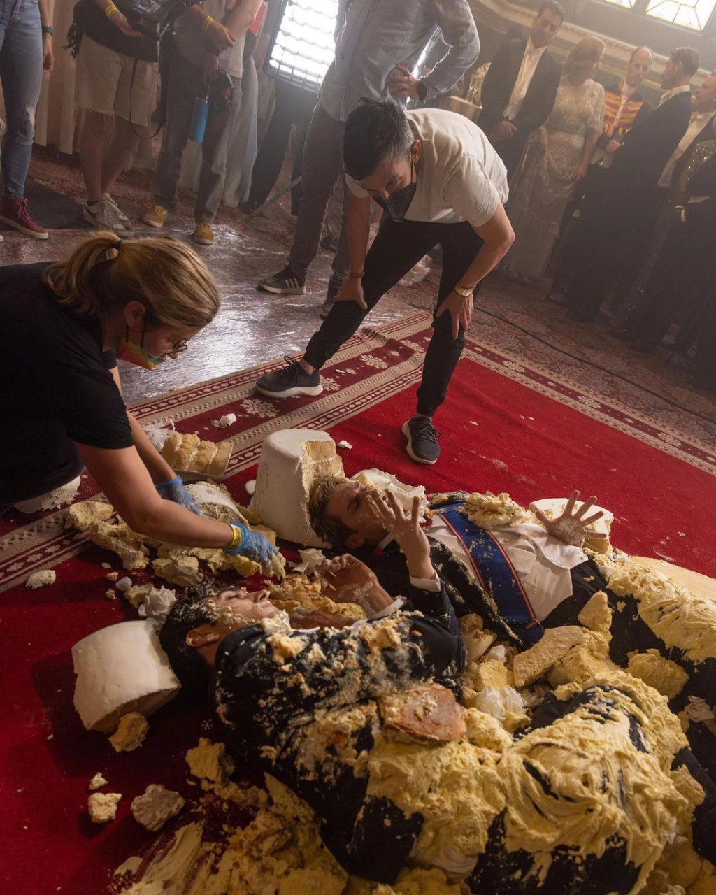 马修又发蛋糕戏图片