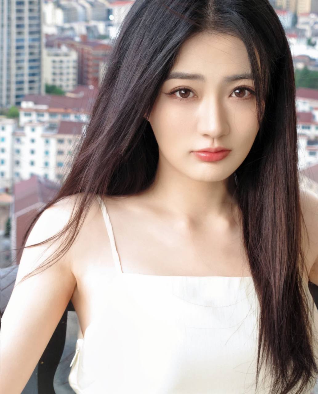 徐璐的这组照片真像青春痛苦文学的女主角啊!