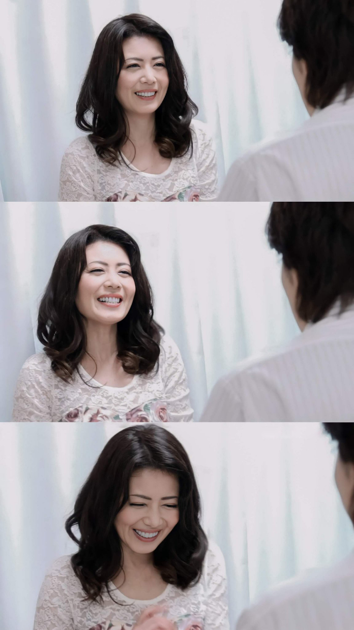 优雅永不过时,54岁的三浦恵理子有着独特的气质,让人很容易记住.