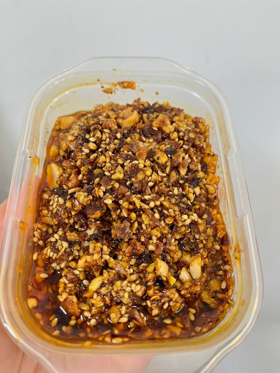 可以原地摆摊的巨巨巨香的花生辣椒酱 热馒头夹上辣椒酱,也太香了