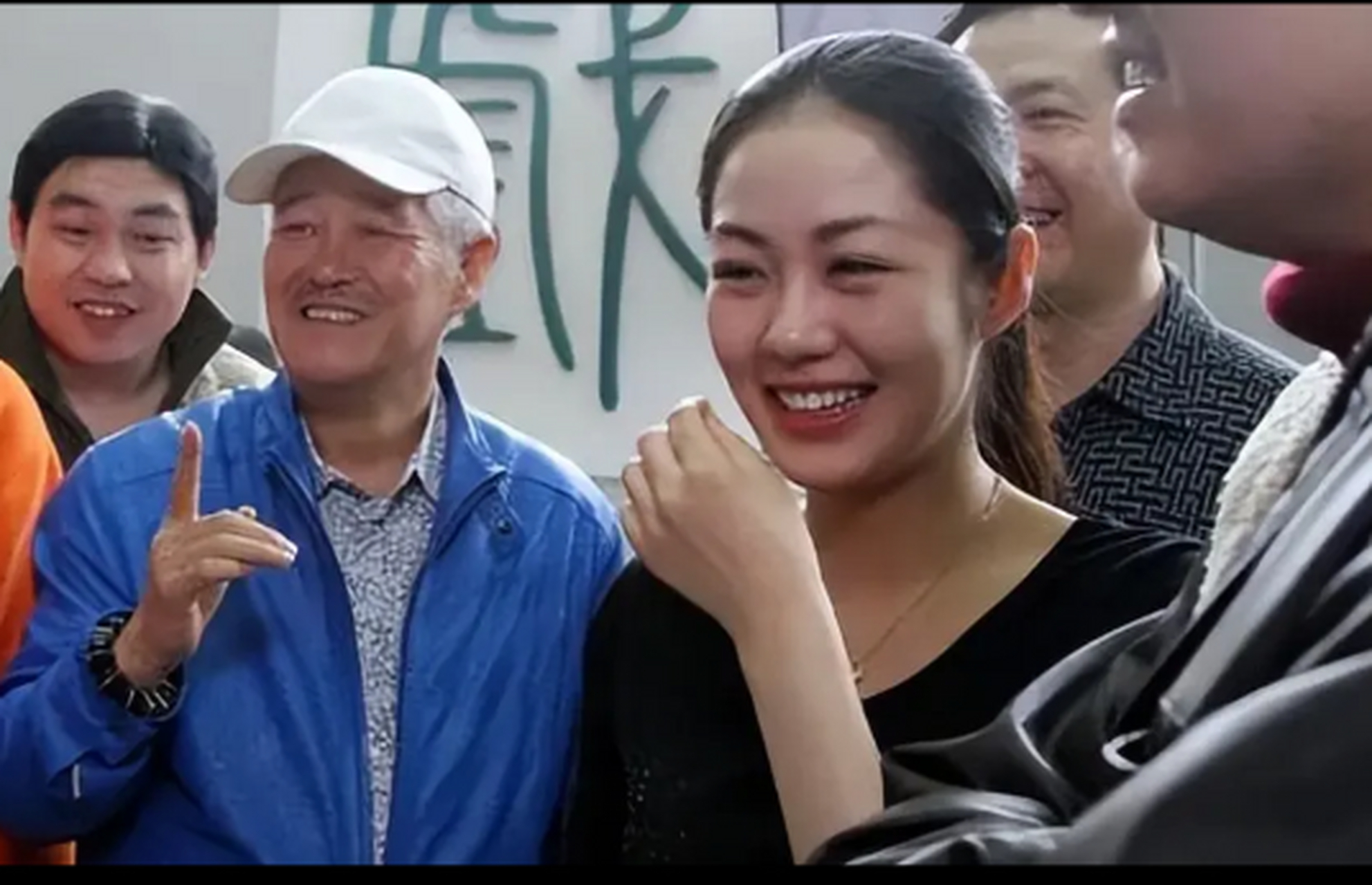 2015年,尽管赵本山反对,但"王小蒙"(由毕畅扮演)决定嫁给了身家过亿的