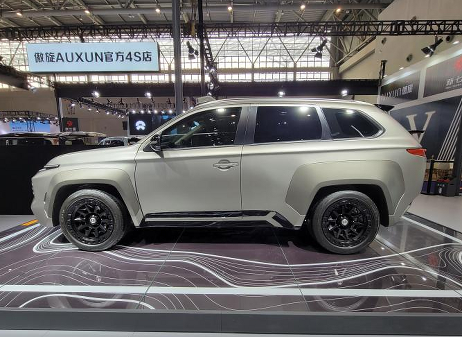 外观小幅调整,2021款三菱欧蓝德上市,价格15.