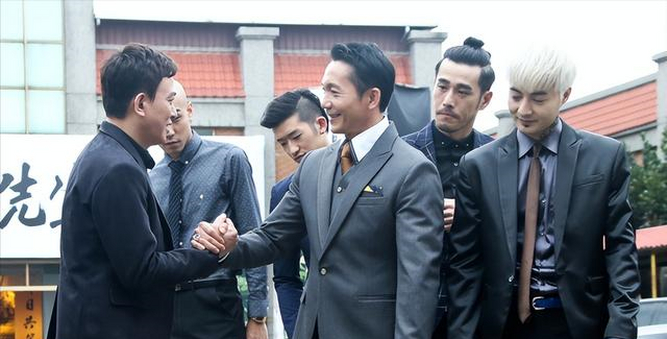 周榕1940年出生于台湾眷村,父亲是最早一批登陆台湾的军人.