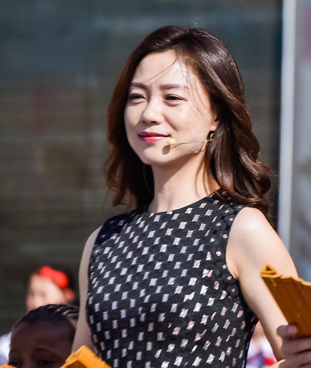 丁玲,外来媳妇本地郎里的常香兰,她与老公,都已是白发苍苍