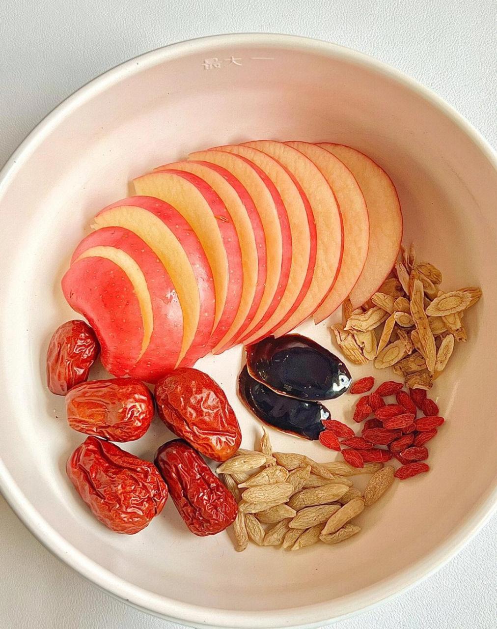 难怪50岁都不显老09|黄芪红参苹果茶96 女生秋冬必备热饮!