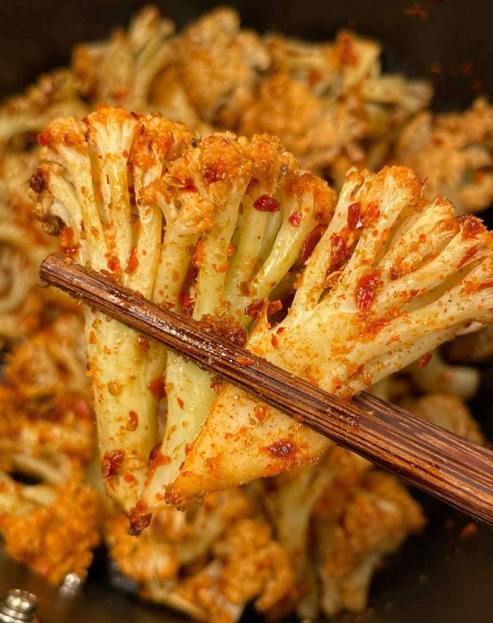 今天就用它做个烤花菜,热量不到200卡的烧烤自由,减脂期放心吃!