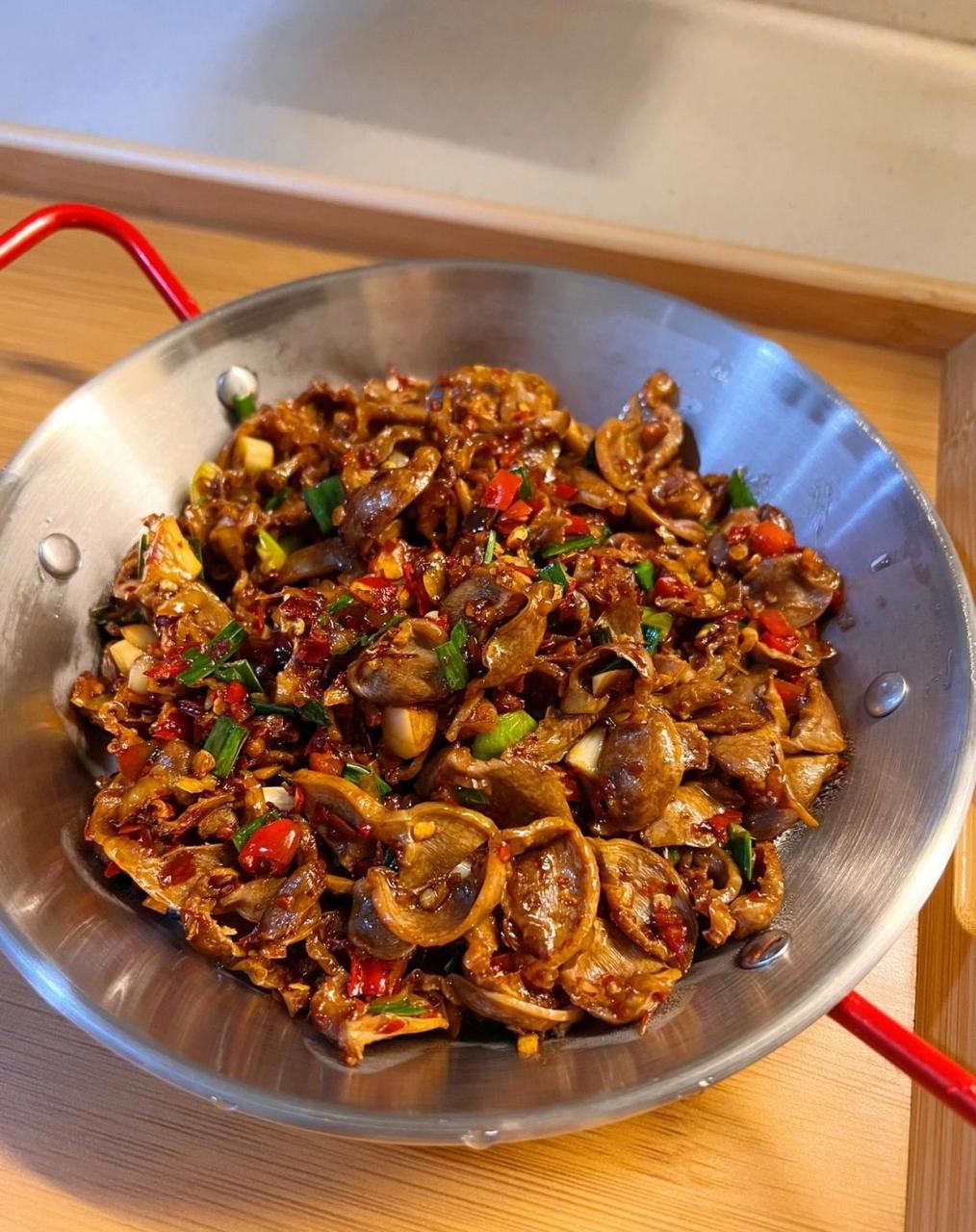 兔年"正月里"美食分享:酸辣鸡杂!