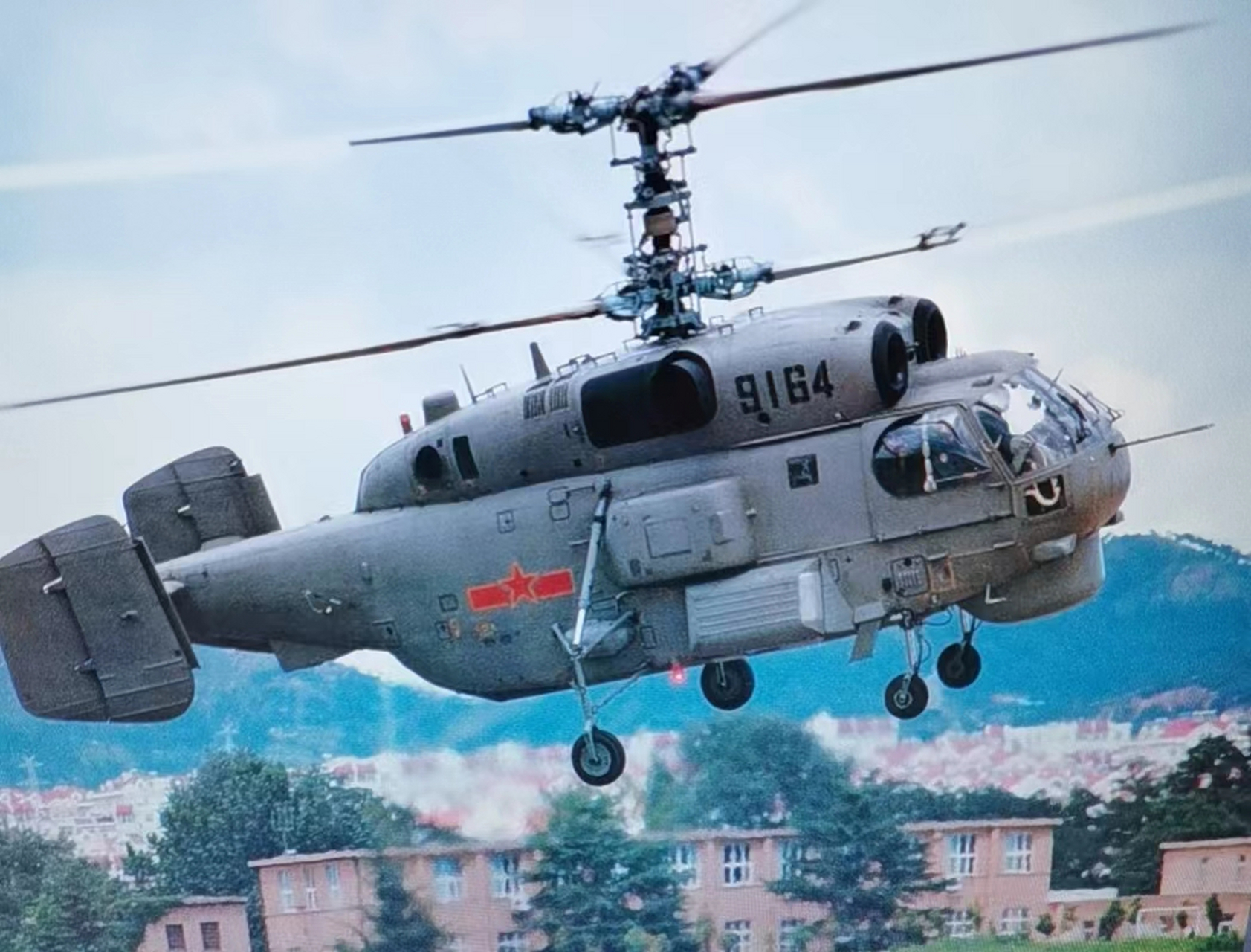 "解放军卡-28反潜直升机非常罕见现踪台海4架次,有凶兆!