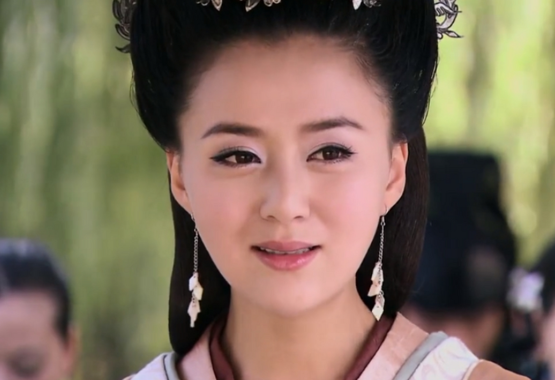 周牧茵曾是于正御用女演员,但后来二人闹掰了.