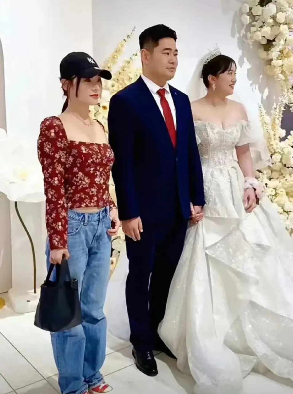 袁姗姗,登上热搜  6月13日,36岁的袁姗姗登上热搜,令人出乎意料的是