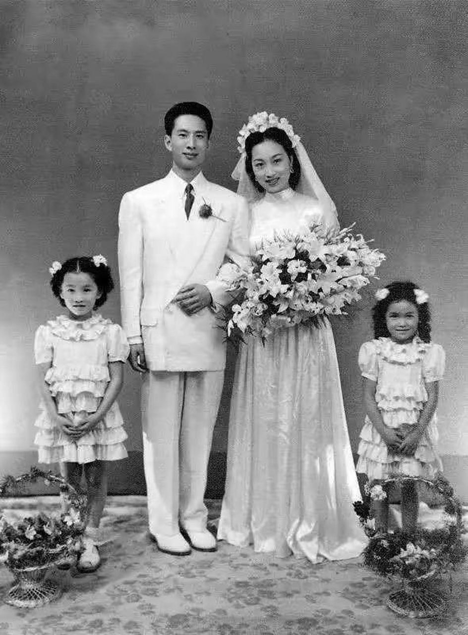 1950年代冯喆与妻子张光茹合影.