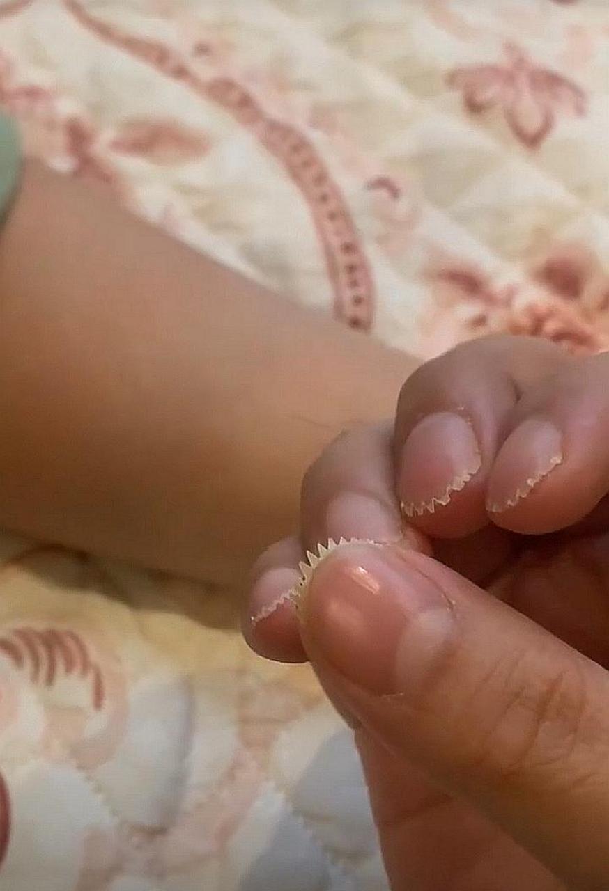 女朋友非要我给她挠痒痒,大家看看我这个指甲行不行啊?
