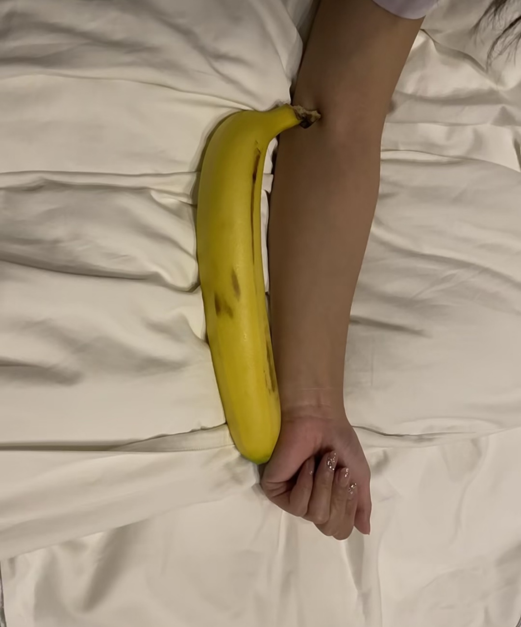 网友:云南的香蕉,和我想象中的不太一样!太长了吧!