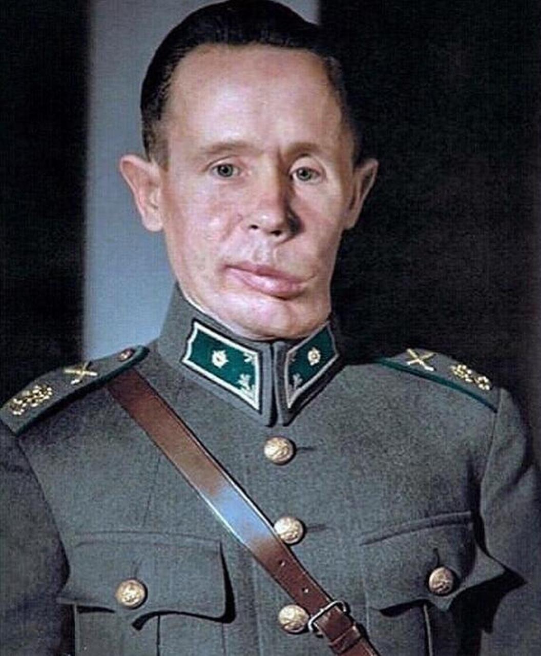 西蒙·海耶,这个来自芬兰的名字,几乎成为了狙击手的代名词,他被公认