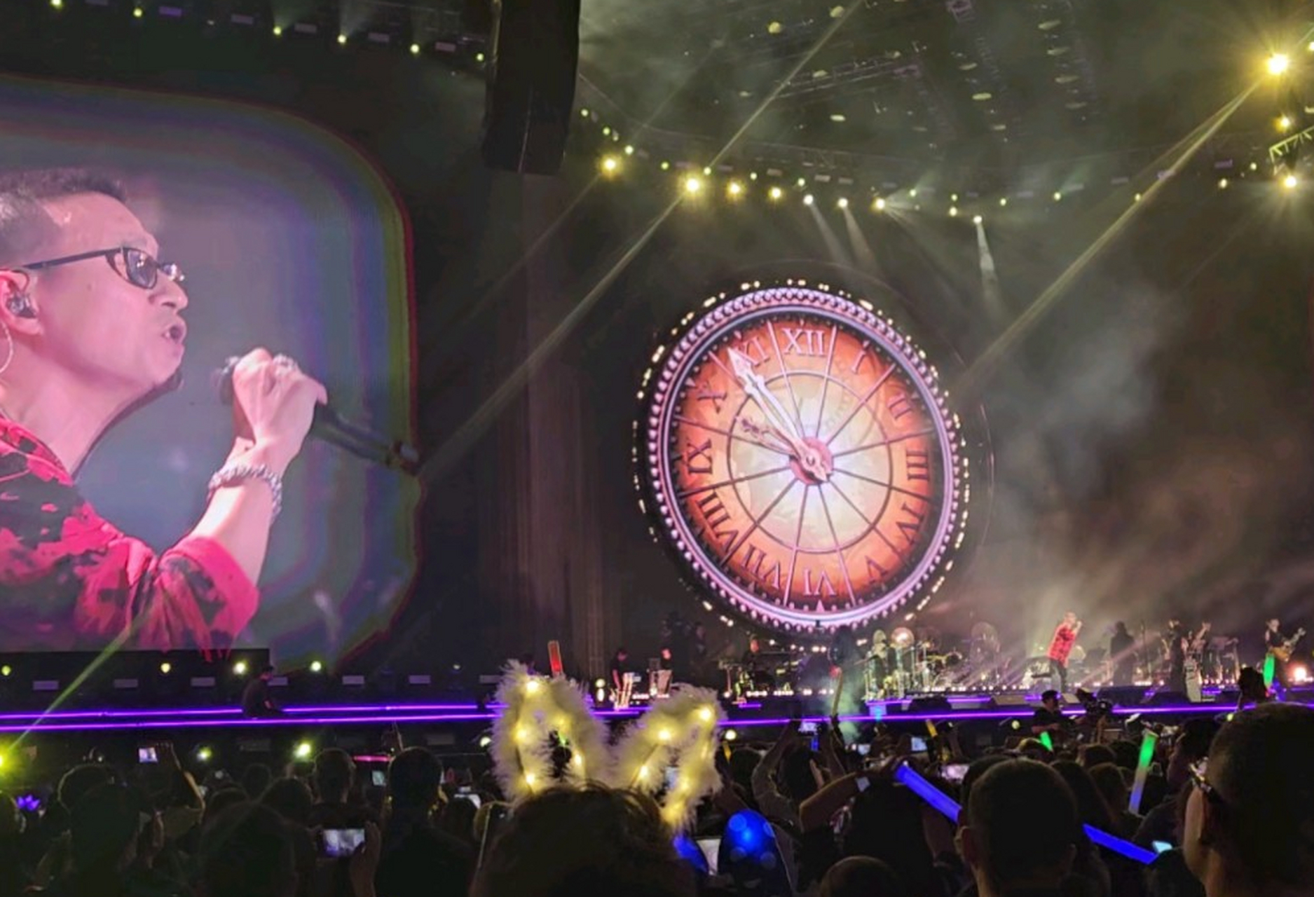 "最近去了一场汪峰的演唱会,没想到他居然屡次破音.