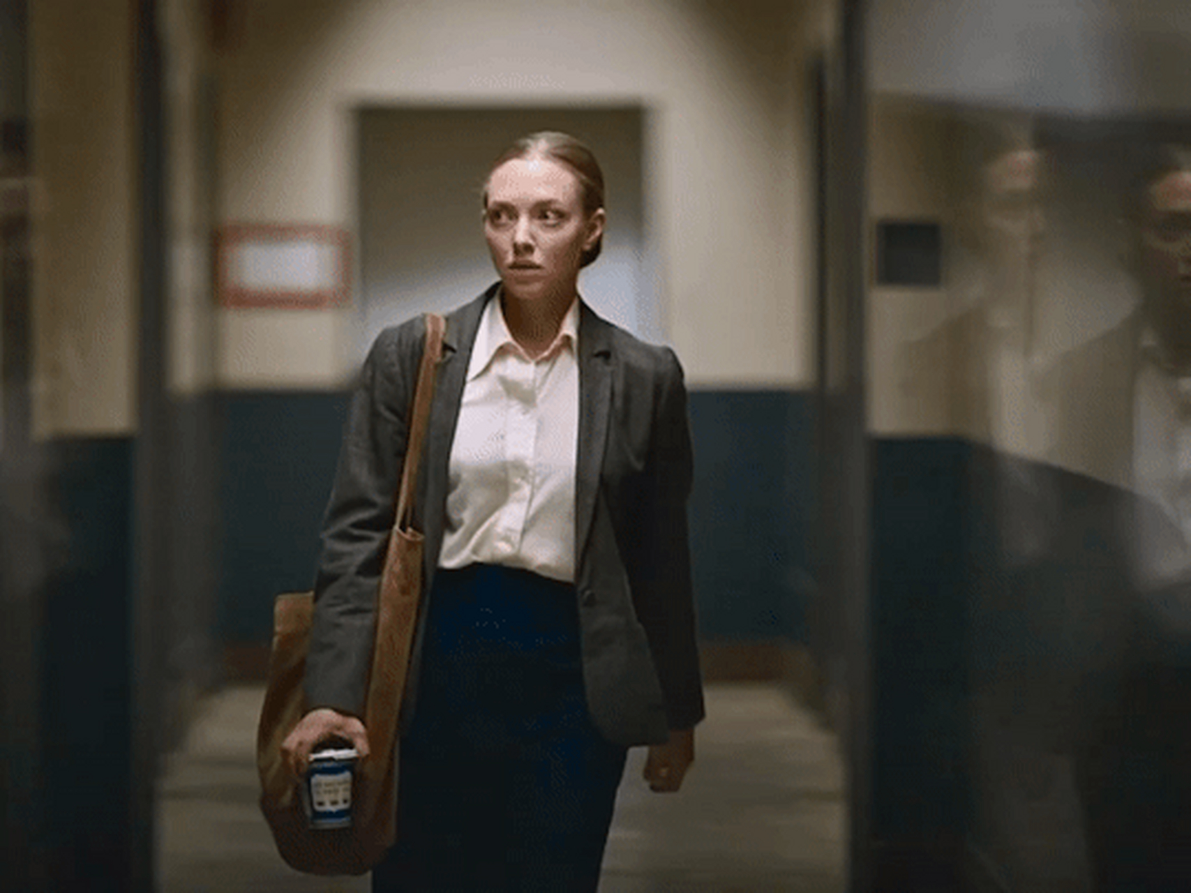 电影美图# 2023年电影《拥挤的房间》里的阿曼达·塞弗里德 67