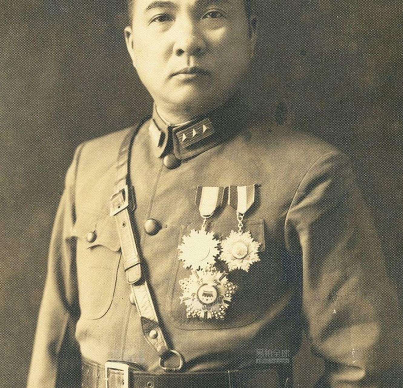 罗卓英是广东大埔人,1896年生,中学毕业后北上考取了保定军官学校