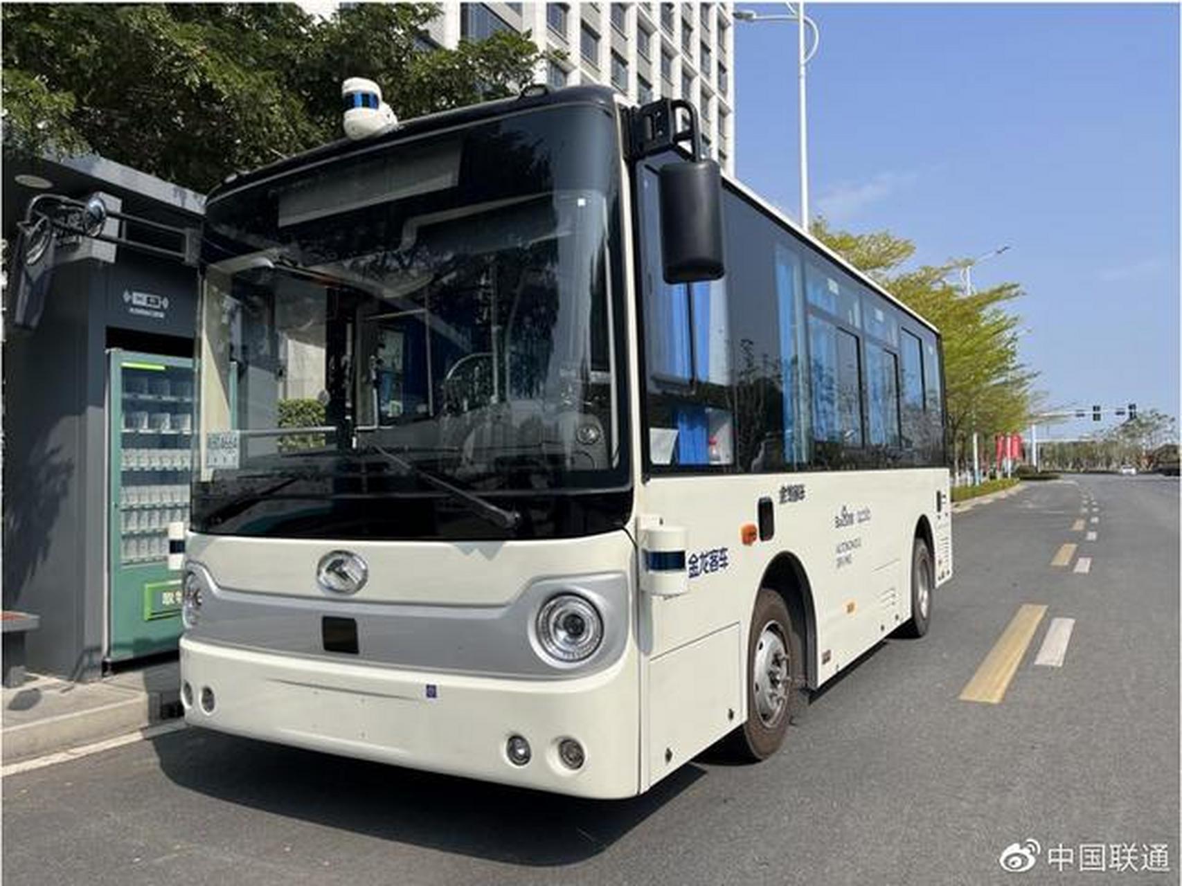 海南聯通在三亞崖州灣科技城投放的5g無人駕駛公交車(共4輛),運營路線