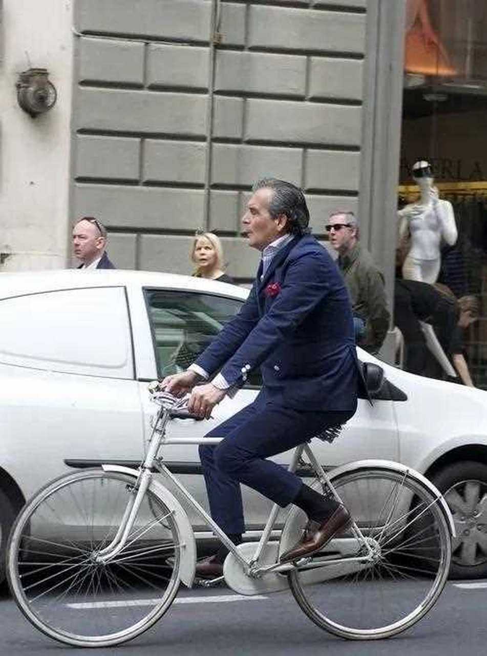 这样的自行车后座不知道有没有女孩子愿意坐?[奸笑][奸笑][苦笑]