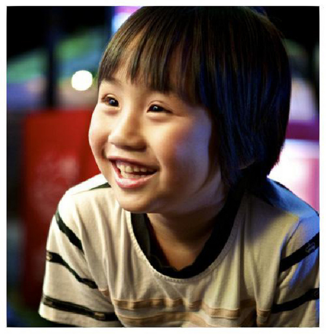 小小彬现状	" 小小彬现状 曾经那么可爱 据说是父亲花光了他赚的钱