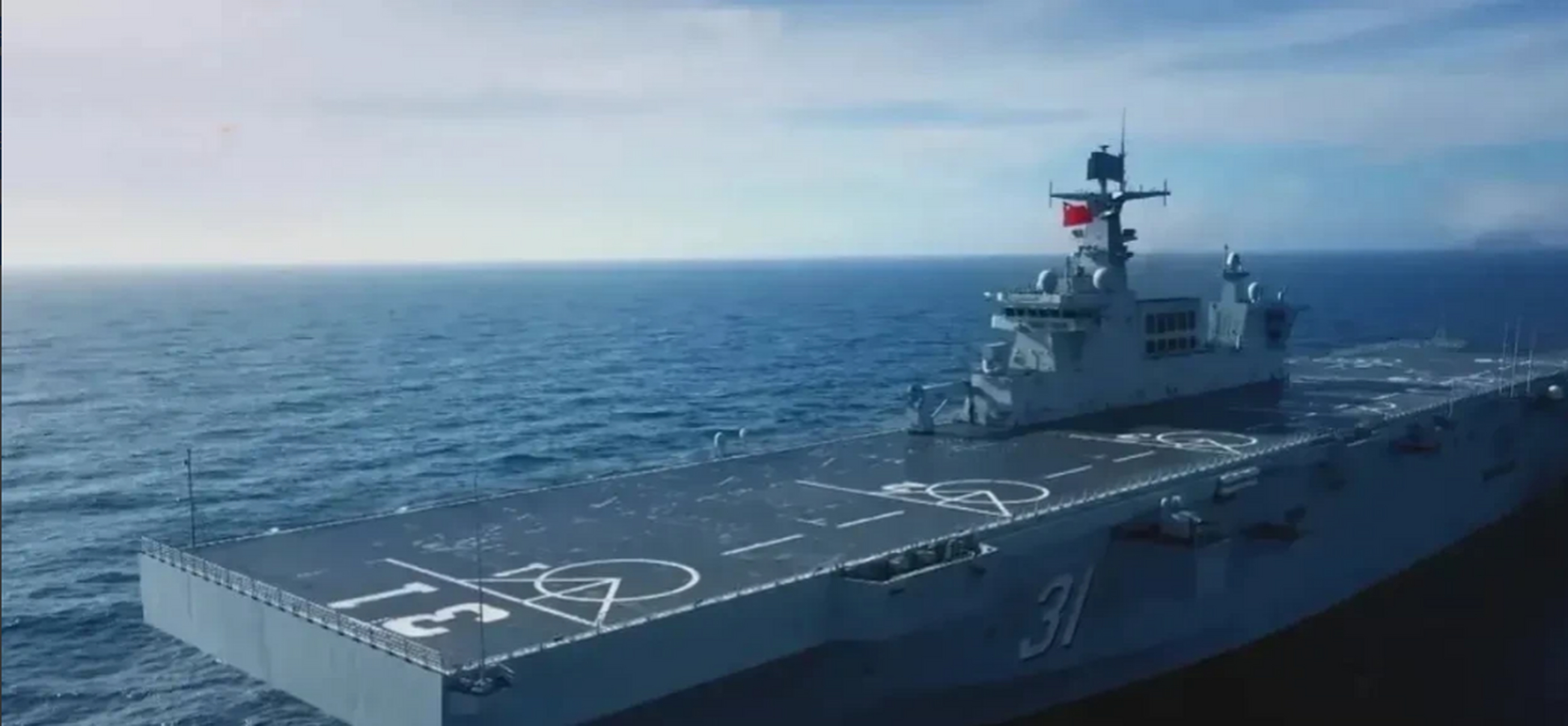 威武霸气075,颜值高,战力强,称小航母的海南舰,广西舰,安徽舰令美国