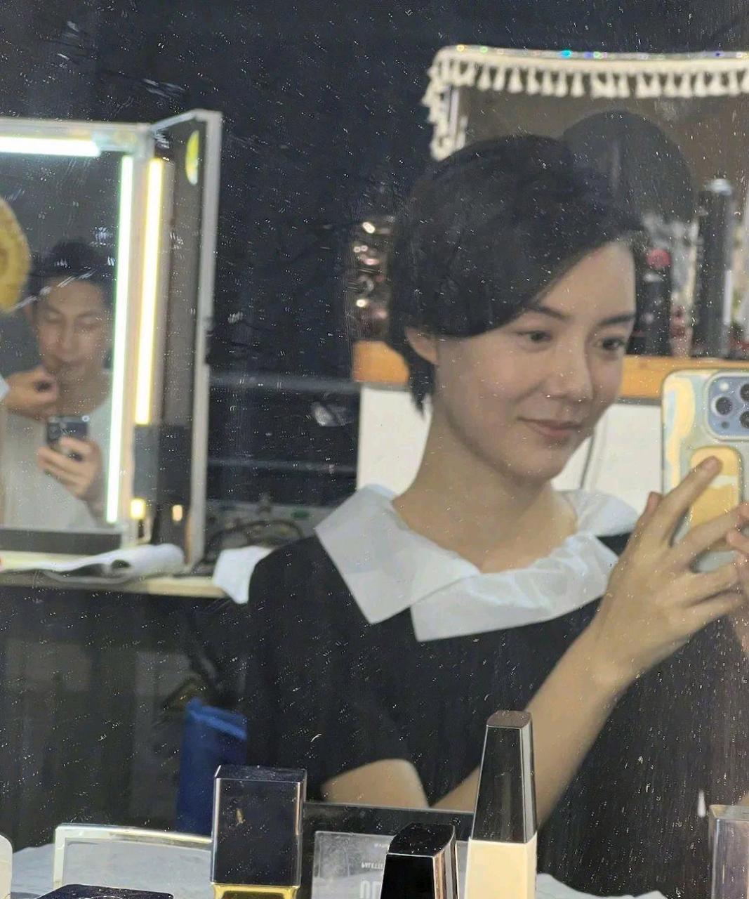 车晓的鼻子好假,好像猪鼻子!