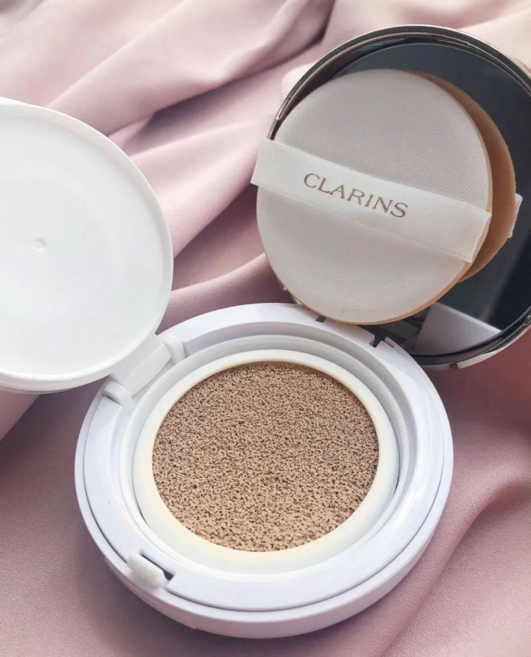 适合干皮的气垫#  介个娇韵诗气垫真的超级好用,粉质细腻 不假白匙北