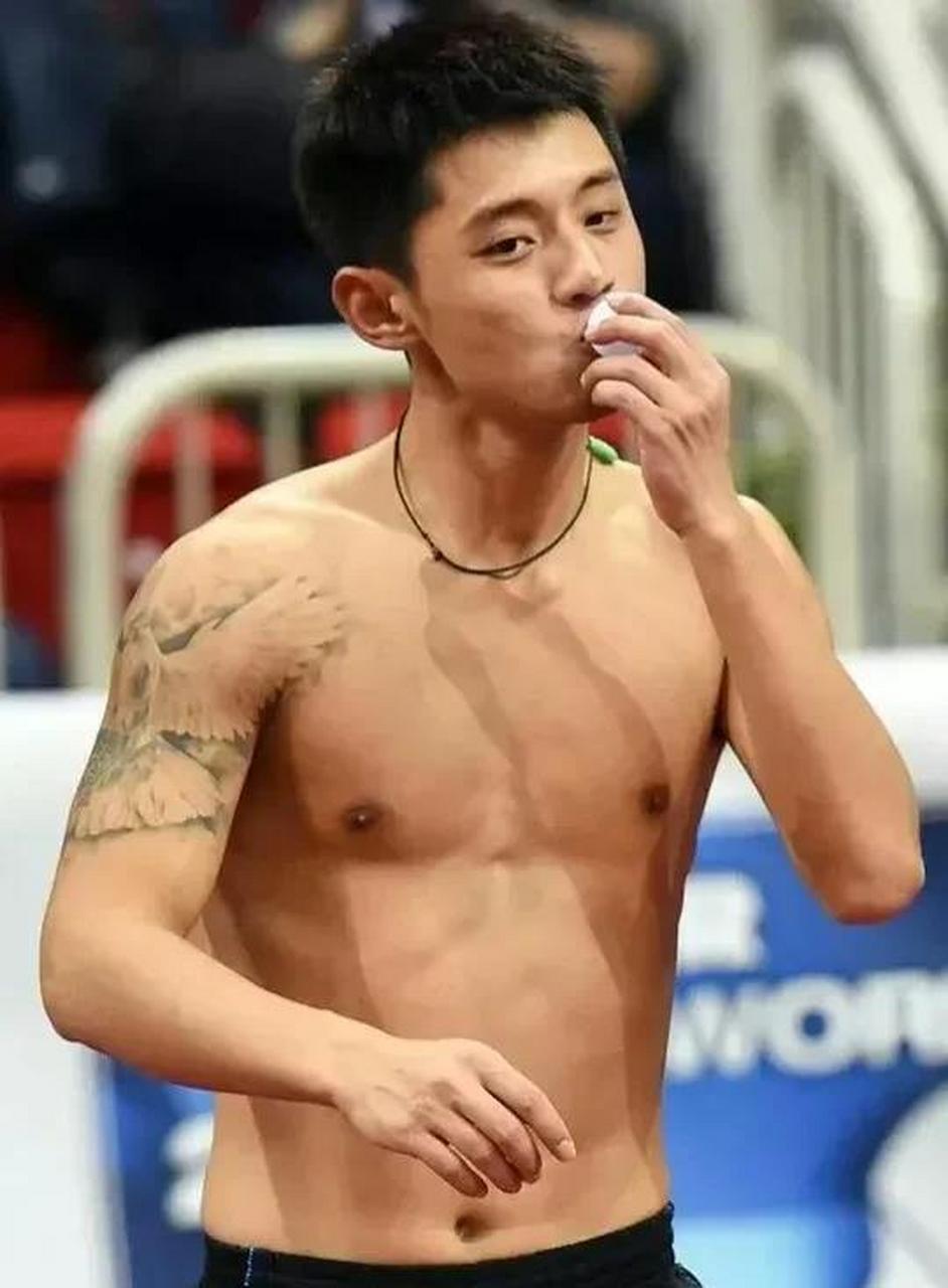 张继科 曾经一岁登长城不让大人扶, 曾经年少和刘诗雯青梅竹马, 曾经